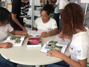 	Editora da UFLA realiza doações de livros para a cidade de Juazeiro/BA 	